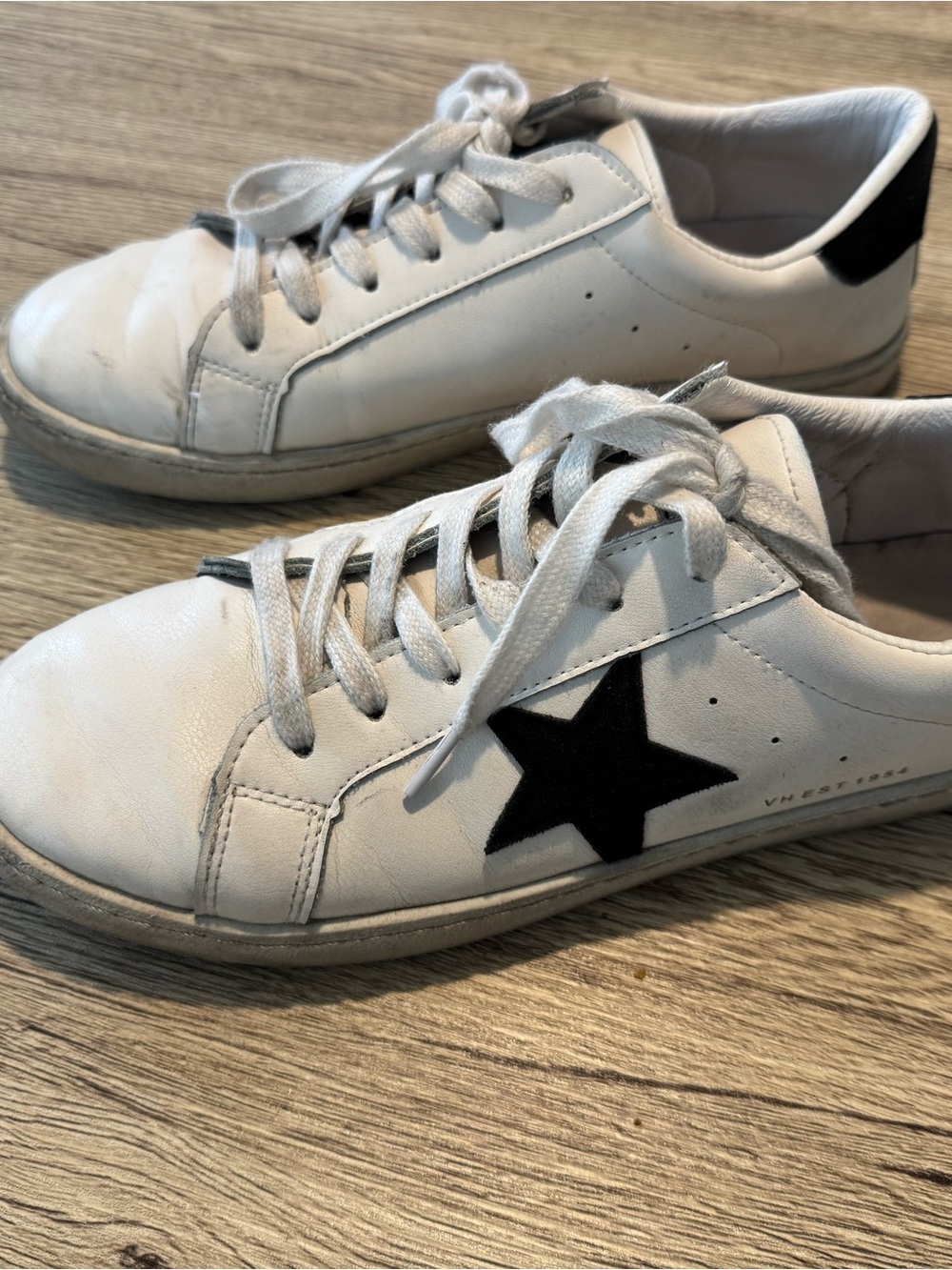 Vintage Havana White Sneakers with Black Star Accent